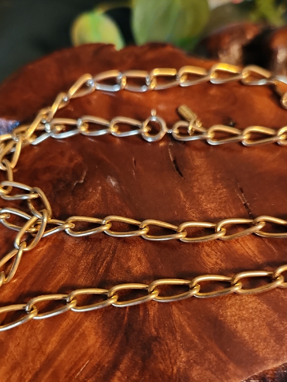 Sarah Coventry Gold Tone Link Necklace 23 Inches